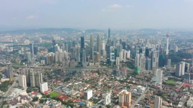 Kuala Lumpur, Malezya - 25 Eylül 2018: güneşli bir gün kuala lumpur şehir merkezi panorama zaman apse 4k circa 25 Eylül 2018 kuala lumpur, Malezya. Malezya.