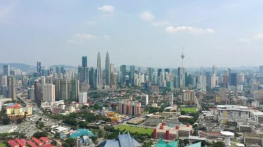 Kuala Lumpur, Malezya - 25 Eylül 2018: güneşli bir gün kuala lumpur şehir merkezi panorama zaman apse 4k circa 25 Eylül 2018 kuala lumpur, Malezya. Malezya.
