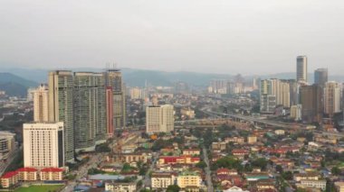Kuala Lumpur, Malezya - 25 Eylül 2018: güneşli gün kuala lumpur şehir merkezi havacılık panorama 4k dolaylarında 25 Eylül 2018 Kuala lumpur, malezya, Malezya.