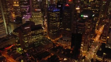Singapur hava gece aydınlatılmış topdown cityscape panorama 4k görüntüleri 