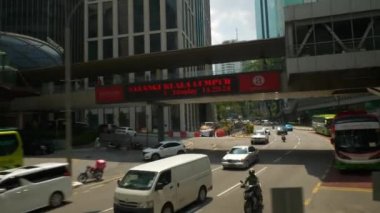 Kuala Lumpur, Malezya-Eylül 25 2018: gün Kuala Lumpur şehir merkezi trafik sokak Kavşak metro hattı Panorama 4k Malezya