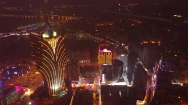 Makao - 2 Şubat 2019: Macau cityscape downtown riverside havadan panorama gece 4k circa 2 Şubat 2019 macau, çin.