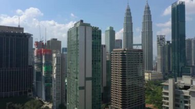 Kuala Lumpur, Malezya - 25 Eylül 2019: kuala lumpur downtown aerial panorama 4k yaklaşık 25 Eylül 2019  