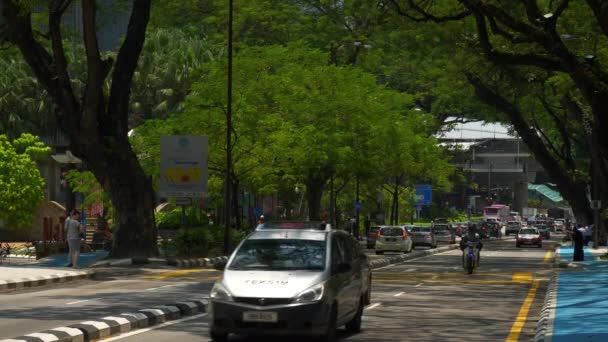 吉隆坡 马来西亚 2018年9月25日 白天吉隆坡市中心交通街十字路口地铁线全景4K马来西亚 — 图库视频影像