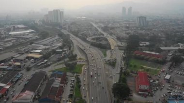 Kuala Lumpur, Malezya-Haziran 25 2019: gün zaman Kuala Lumpur şehir merkezi trafik sokak Kavşak metro hattı Panorama 4k Malezya