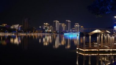 Kuala Lumpur, Malezya - 25 Haziran 2019: kuala lumpur aydınlatmalı şehir merkezi panoraması 4k dolaylarında 25 Haziran 2019 kuala lumpur, Malezya 