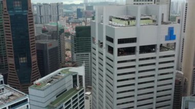 Singapur, Singapur - Ocak 2016: Singapur şehir merkezi havadan üstten şehir manzarası panorama 4k görüntüleri görünümü