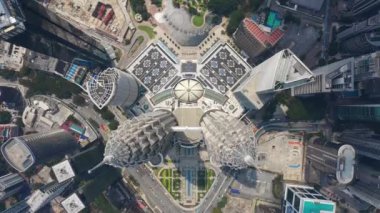 Kuala Lumpur, Malezya - 25 Eylül 2018: güneşli gün kuala lumpur şehir merkezi havacılık panorama 4k dolaylarında 25 Eylül 2018 Kuala lumpur, malezya, Malezya.