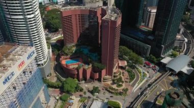 Kuala Lumpur, Malezya-Haziran 25 2019: gün zaman Kuala Lumpur şehir merkezi trafik sokak Kavşak metro hattı Panorama 4k Malezya