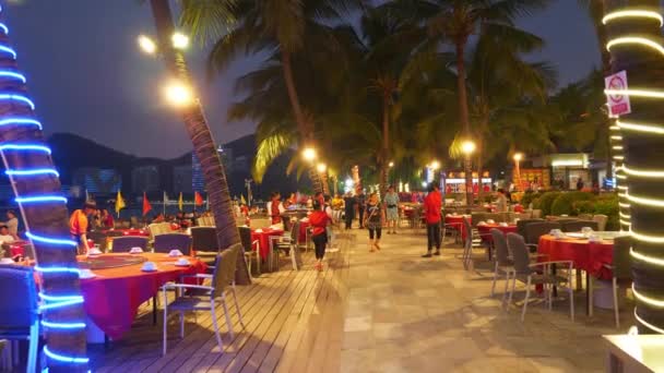 Noche Iluminada Sanya Concurrida Playa Costa Panorama Timelapse Hainan Isla — Vídeo de stock