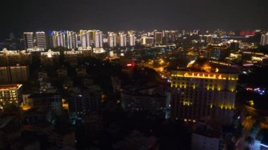 Singapur, Singapur-Mayıs 2019: Singapur Downtown hava gece tepesi Cityscape Panorama 4k görüntüleri görünümü 