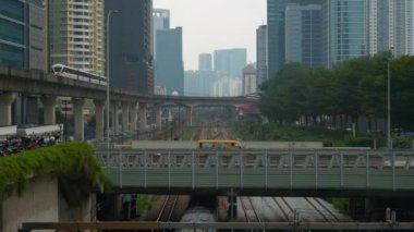 Kuala Lumpur, Malezya-Eylül 25 2018: gün Kuala Lumpur şehir merkezi trafik sokak Kavşak metro hattı Panorama 4k Malezya