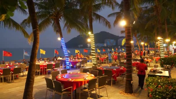 Noc Oświetlona Sanya Zatłoczona Plaża Wybrzeże Panorama Timelapse Hainan Wyspa — Wideo stockowe