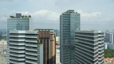 Singapur, Singapur - Mayıs 2019: Marina Körfezi'nde Singapur şehir merkezinde panoramik gündüz görüntüleri görünümü