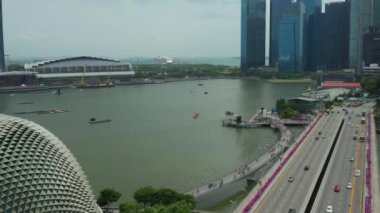 Singapur şehir trafiği hava Panorama 4k görüntüleri üzerinde gün zaman uçuş