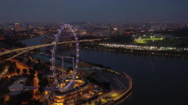 Singapur Marina Bay dönme dolap ile