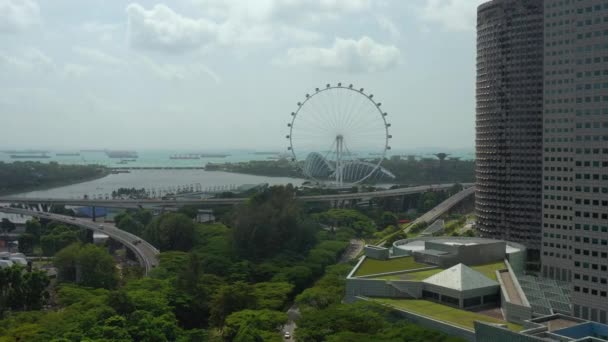 シンガポール シンガポール 2019年5月 マリーナ湾を横切るシンガポールのダウンタウンのパノラマの昼間の映像ビュー — ストック動画