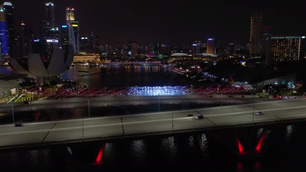 Nachtvlucht Singapore Stadsverkeer Luchtfoto Panorama Beeldmateriaal — Stockvideo