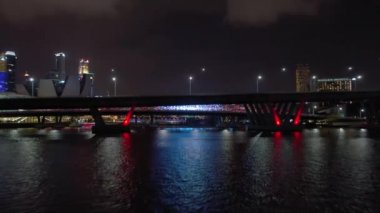 Singapur-Şubat 4 2019: gün Singapur şehir Marina Bay ünlü otel hava Panoraması 4k yaklaşık Şubat 4 2019 Singapur.