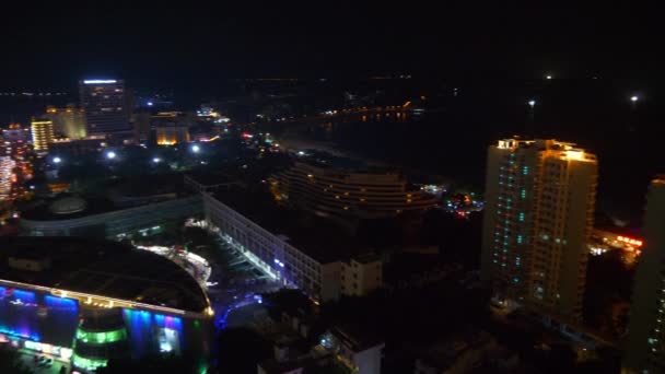 夜時間照明海南島三亜湾空中パノラマ — ストック動画