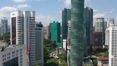 Kuala Lumpur, Malezya - 25 Haziran 2019: güneşli bir gün kuala lumpur şehir merkezi havacılık panoraması 4k yaklaşık 25 Eylül 2018 Kuala lumpur, malezya, Malezya.