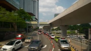 Kuala Lumpur, Malezya-Eylül 25 2018: gün Kuala Lumpur şehir merkezi trafik sokak Kavşak metro hattı Panorama 4k Malezya