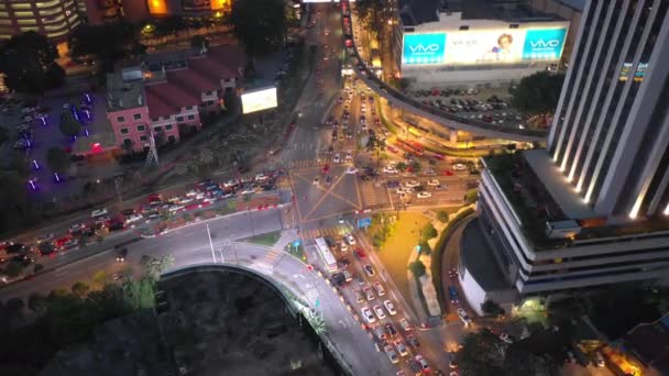 Éjszakai Repülés Alatt Megvilágított Szingapúri Városi Közlekedési Légi Panoráma Felvételeket — Stock videók
