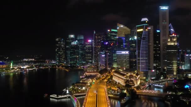 Natttid Flyg Över Singapore Upplyst Stadstrafik Antenn Panorama Bilder — Stockvideo