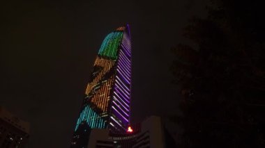 Gece vakti nehir kenarı Shen Zhen şehir manzarası görüntülerini aydınlattı