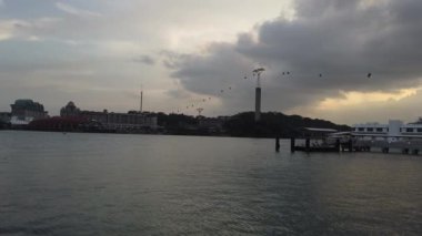 Singapur - 4 Şubat 2019: gündüz singapur şehir marina bay trafik hava panorama 4k circa 4 Şubat 2019 singapur.