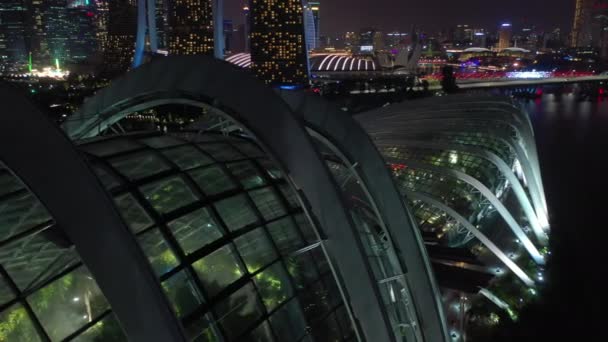 新加坡 2019年2月4日 夜间新加坡城市码头湾著名酒店空中全景4K约2月4日新加坡 — 图库视频影像