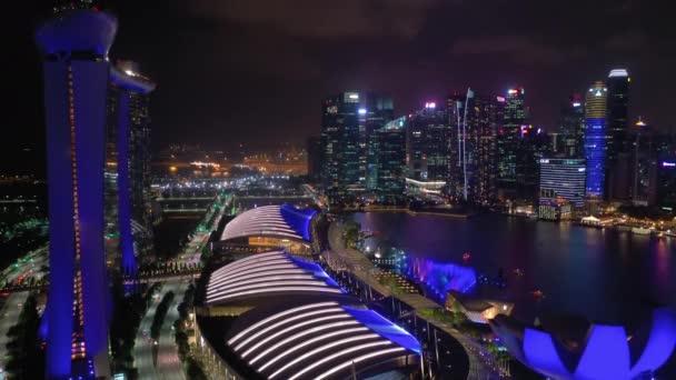 Voo Noturno Sobre Iluminado Singapura Cidade Aérea Panorama Imagens — Vídeo de Stock