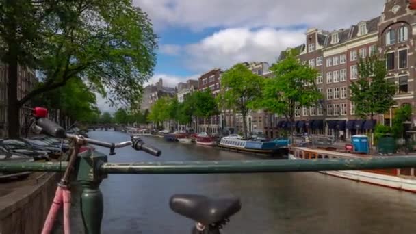 Amsterdam City Center Sunny Day Canal Drukke Verkeersbrug Panorama Timelapse — Stockvideo