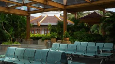 Sanya, HAINAN, ÇİN - 28 Eylül 2018: Sanya havaalanı binasının içi 