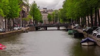 amsterdam şehir gündüz ünlü kanal trafik köprüsü panorama 4k timelapse hollanda