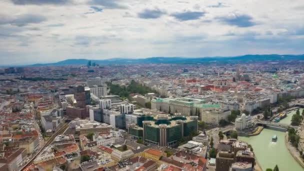 Vlucht Boven Wenen Cityscape Zonnige Dag Riverside Luchtfoto Panorama Timelapse — Stockvideo