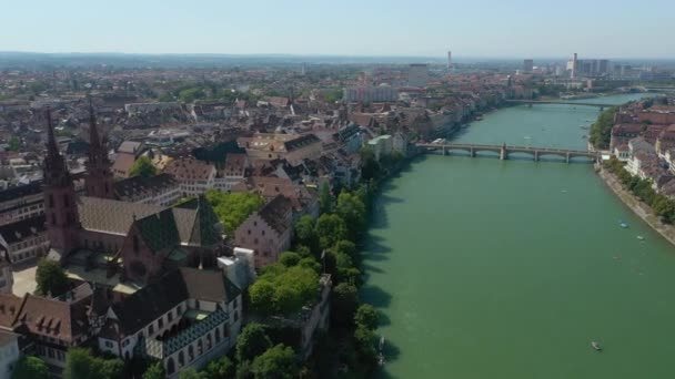 Voo Sobre Paisagem Urbana Basileia Dia Verão Tráfego Fluvial Panorama — Vídeo de Stock