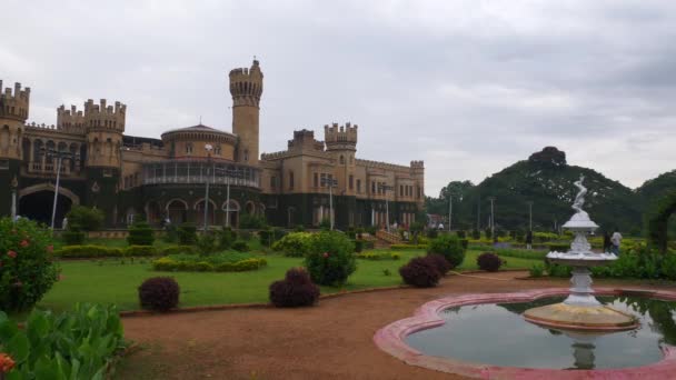 Sunny Day Famous Bangalore Palace Garden Panorama India — 비디오