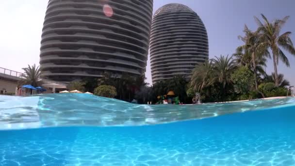 Sanya Resort Hotell Pool Vatten Panorama Hainan Kina — Stockvideo