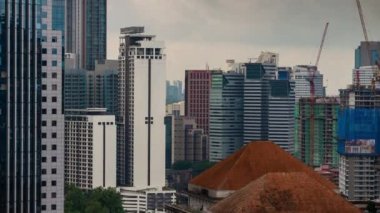 Kuala Lumpur, Malezya - 25 Haziran 2019: Gündüz vakti kuala lumpur şehir merkezi havacılık panorama 4k zaman apsesi yaklaşık 25 Eylül 2018 Kuala lumpur, Malezya.