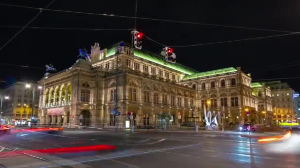 Vienna City Night Upplysta Berömda Opera House Traffic Street Panorama — Stockvideo