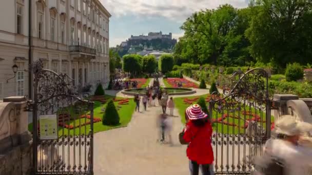 Salzburg Város Napsütéses Nap Híres Turisztikai Zsúfolt Kerti Panoráma Timelapse — Stock videók