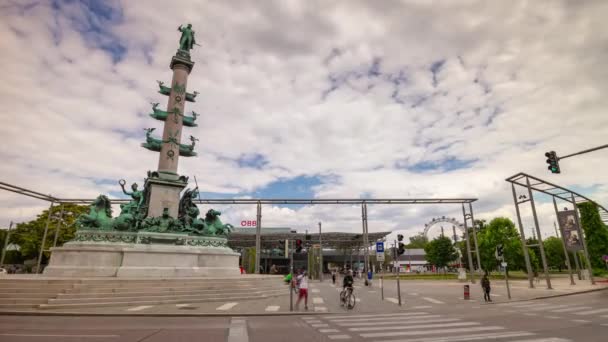 日时维也纳市火车站交通街广场全景 延时奥地利 — 图库视频影像