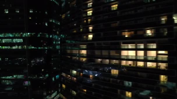 Volo Notturno Sulla Città Illuminata Singapore Panoramica Aerea Metraggio — Video Stock