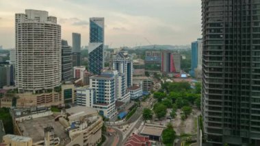 Kuala Lumpur, Malezya - 25 Haziran 2019: Gündüz vakti kuala lumpur şehir merkezi havacılık panorama 4k zaman apsesi yaklaşık 25 Eylül 2018 Kuala lumpur, Malezya.