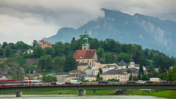 Salzburg Stadsbilden Traffic Street Bridge Bergsutsikt Punkt Panorama Timelapse Österrike — Stockvideo