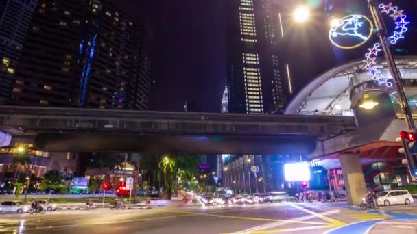 吉隆坡 马来西亚 2019年6月25日 夜间吉隆坡市中心交通全景 延时约 吉隆坡 马来西亚 — 图库视频影像