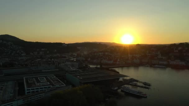 Volo Sopra Lucerna Centro Città Riverside Stazione Ferroviaria Tramonto Tempo — Video Stock