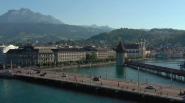 Gündüz vakti Luzern Şehir Merkezi üzerinden uçuş Hava Panorama 4k İsviçre