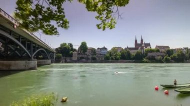 Basel nehri üzerinde yaz günü uçuşu havadan panorama 4K zamanlaması